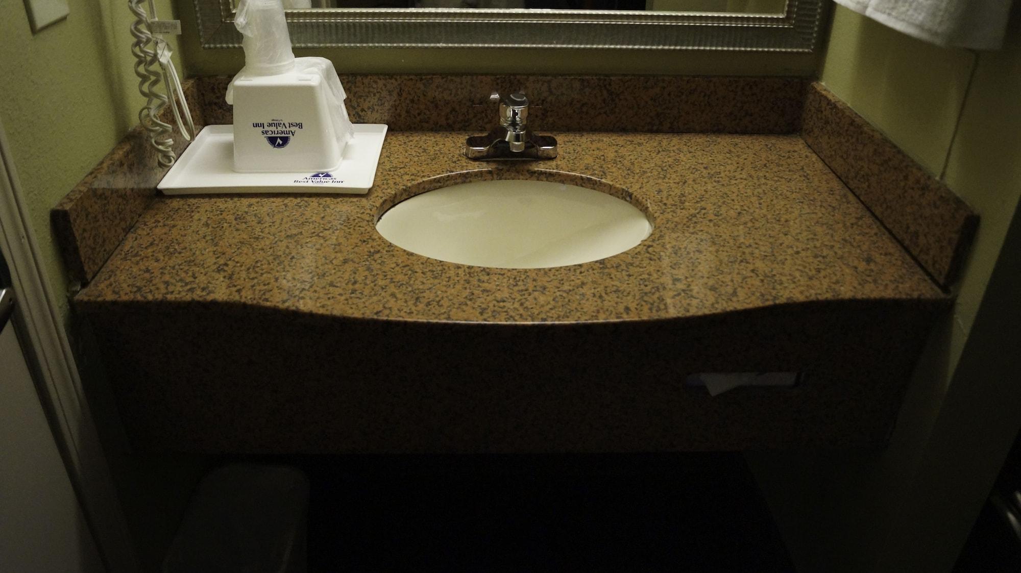 Americas Best Value Inn St. Louis Downtown Exteriör bild
